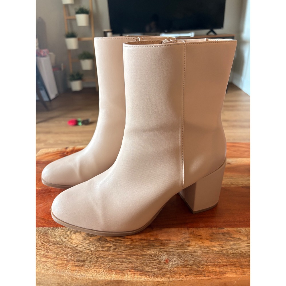 A New Day Womens Cream Beige Faux Leather Block Heel Ankle Boots Size 9.5